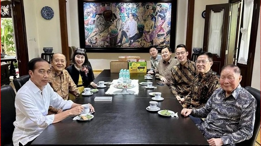 Jokowi Sambut Pendiri Lippo Group, Mochtar Riady, di Solo