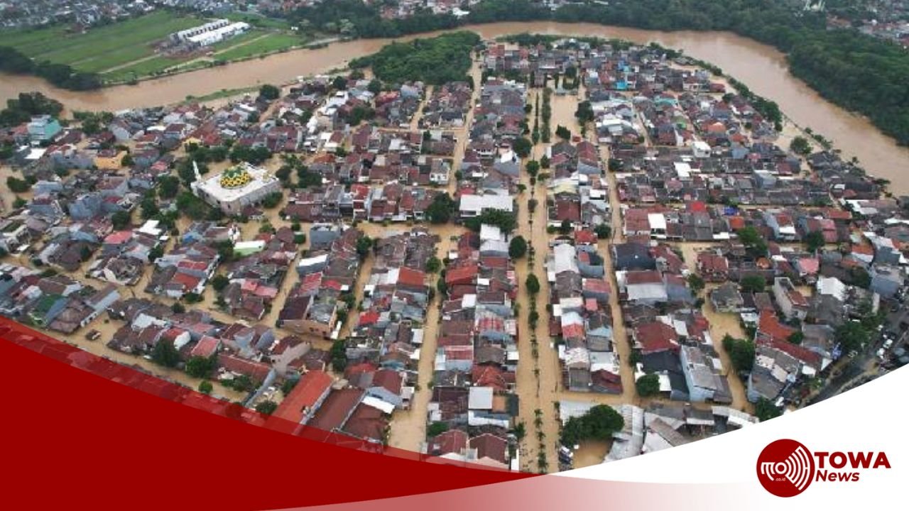 Bekasi Lumpuh Diterjang Banjir, Ketinggian Air Capai 8 Meter
