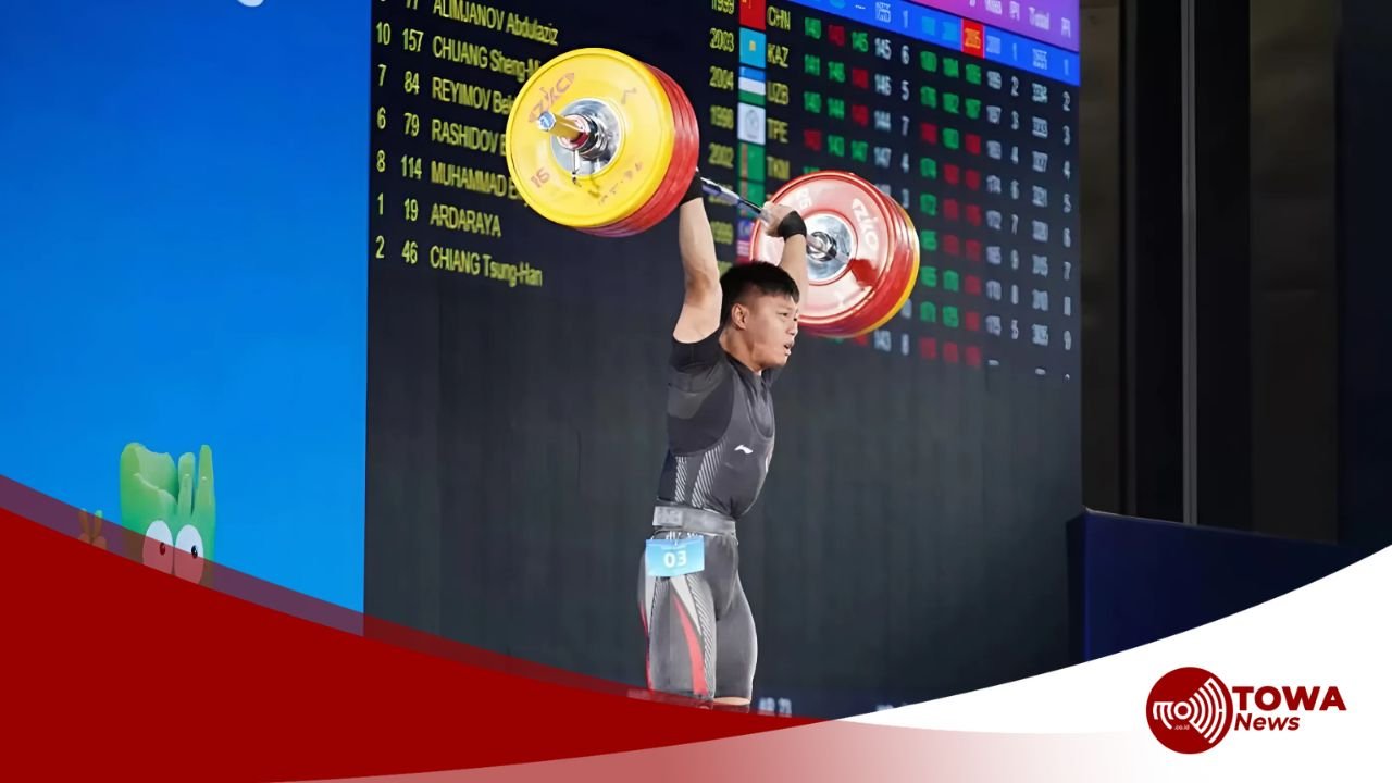 Rahmat Erwin Abdullah Borong 3 Emas dan Pecahkan Rekor di Kejuaraan Asian Weightlifting Championships 2025