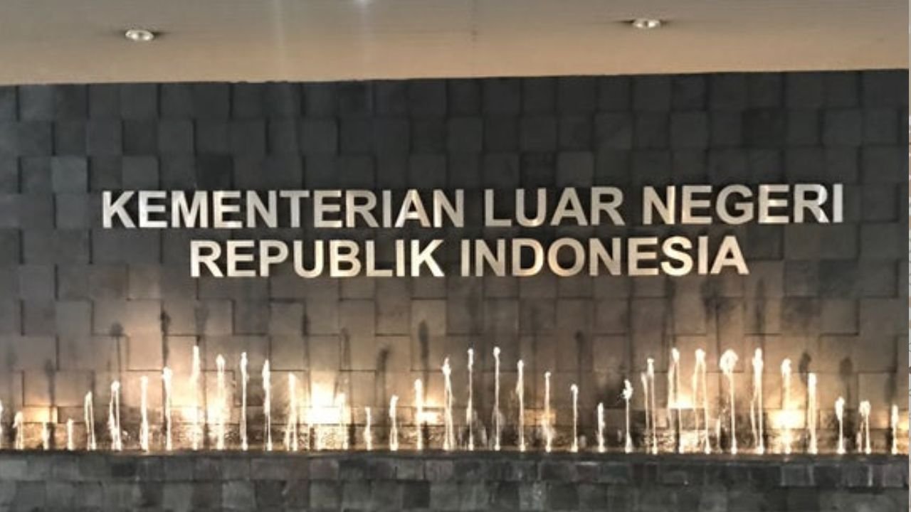 Kemlu: KBRI Moskow Pantau Eks Marinir TNI AL yang Minta Dipulangkan dari Rusia