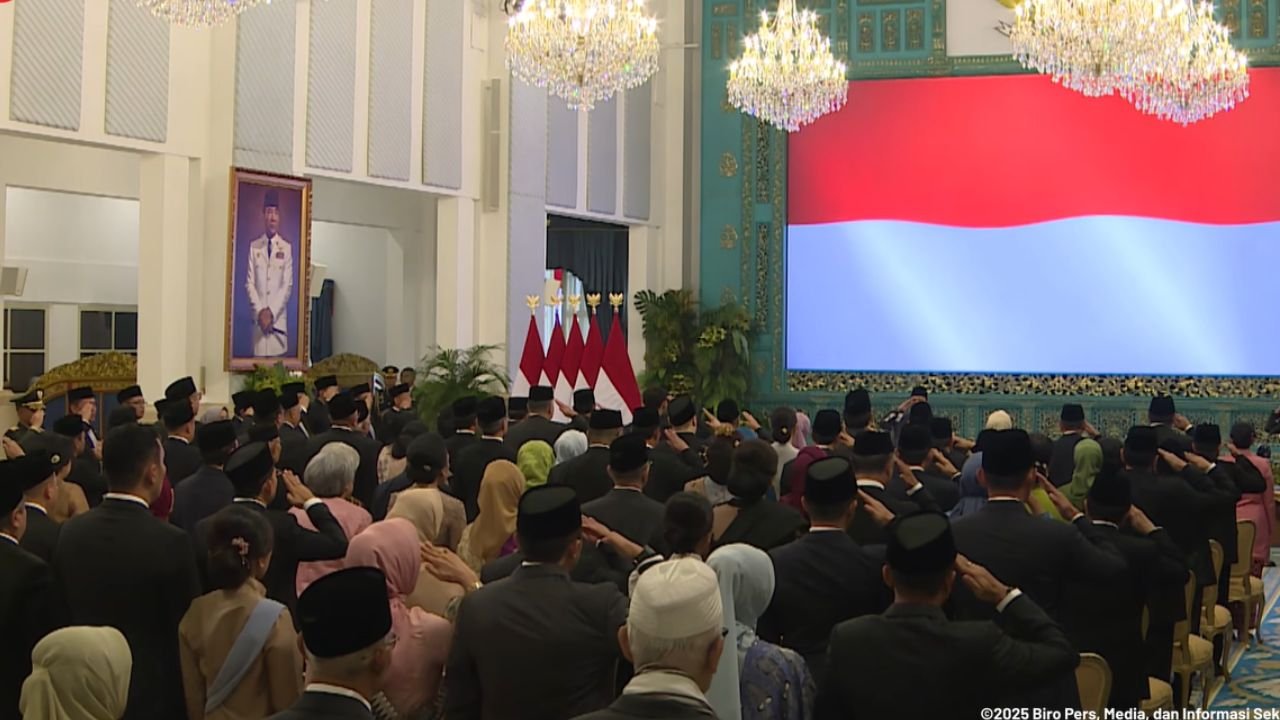 Presiden Prabowo Anugerahi Tanda Kehormatan kepada 141 Tokoh